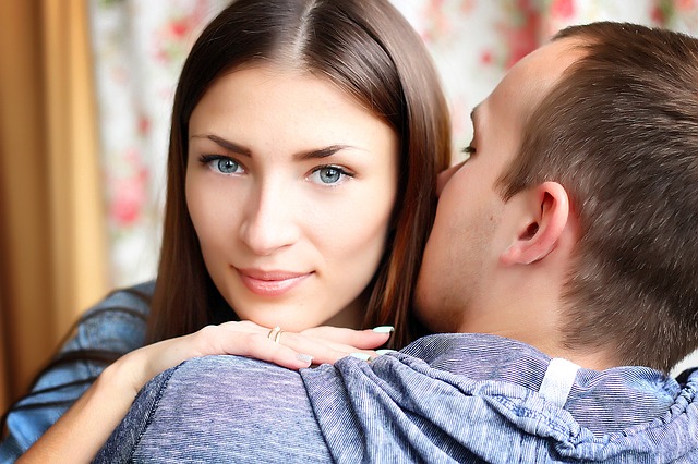 Flirten bedeutet erotische Verheißung